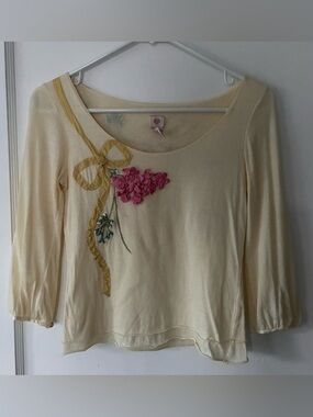 Anthropologie Cream 3/4 Sleeve Top with Pink Floral Appliqué and Yellow Ribbon